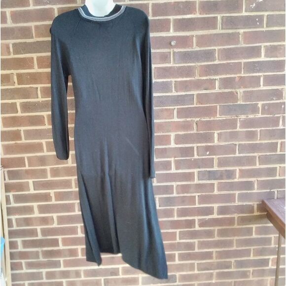 Mossimo V-Neck Sweater Dress - Picture 4 of 7